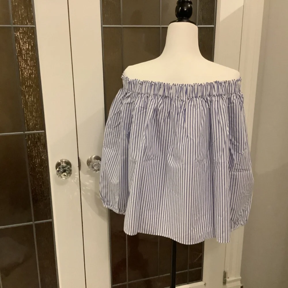 Blouse - Picture 2 of 9